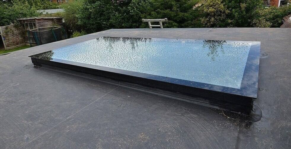 Frameless rooflight interior